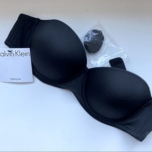 Calvin Klein || strapless black bra